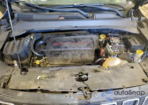 2018 Jeep Compass Latitude z USA, uszkodzony, nr VIN 3C4NJDBB1JT392547